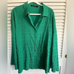 Matching Set (shirt and shorts), size large